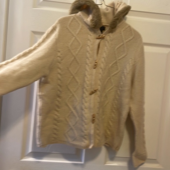 Carole Little Petite 22”bust 21” length petite hooded 💯 %LAMB’SWOOL - Picture 2 of 10